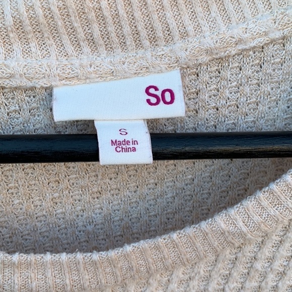 So cream long sleeve size small - Picture 2 of 3
